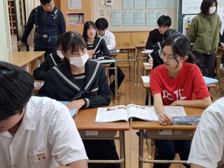 荒尾市青少年国際交流推進事業の様子