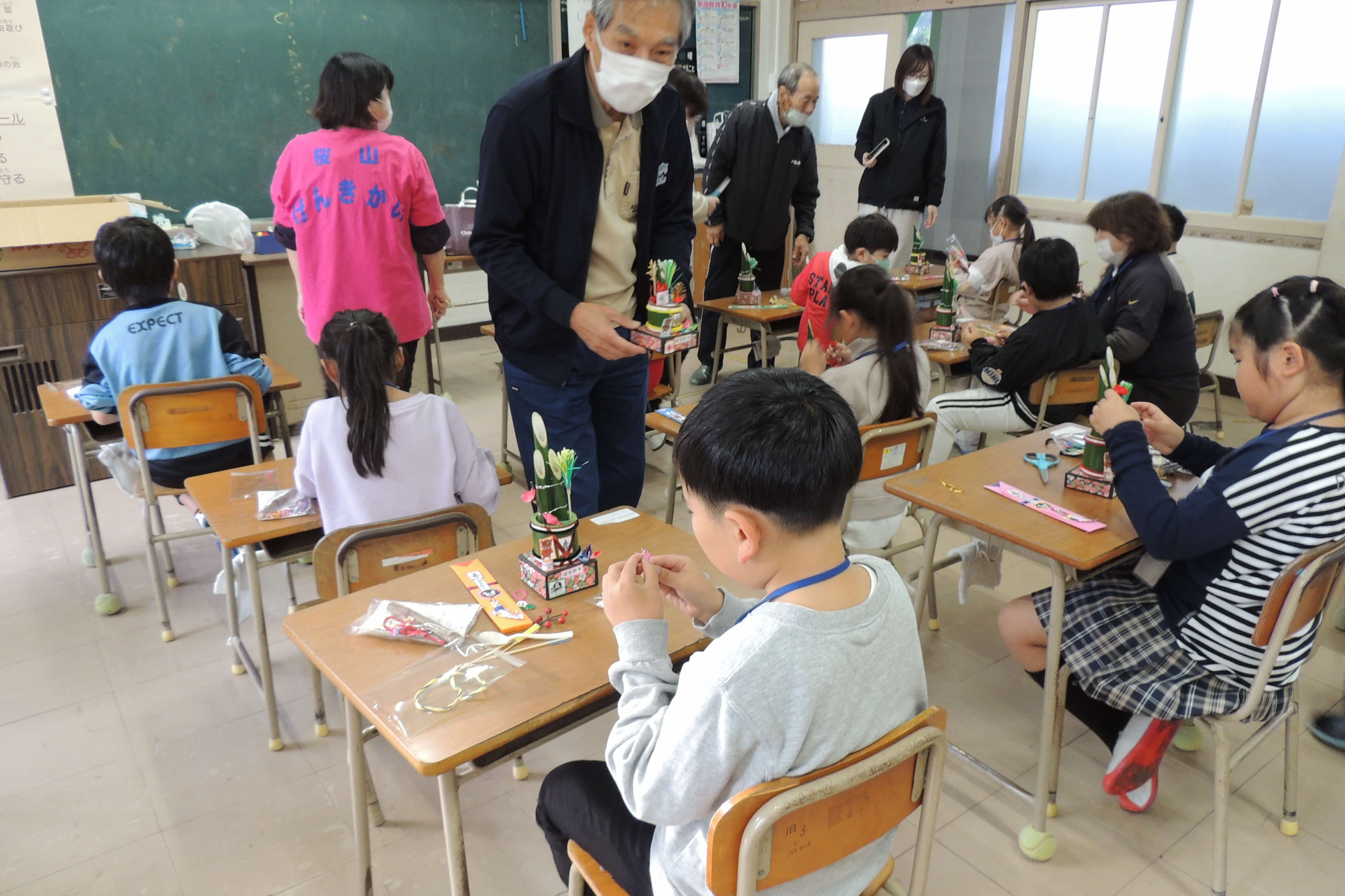 R05桜山げんきかいミニ門松1.JPG
