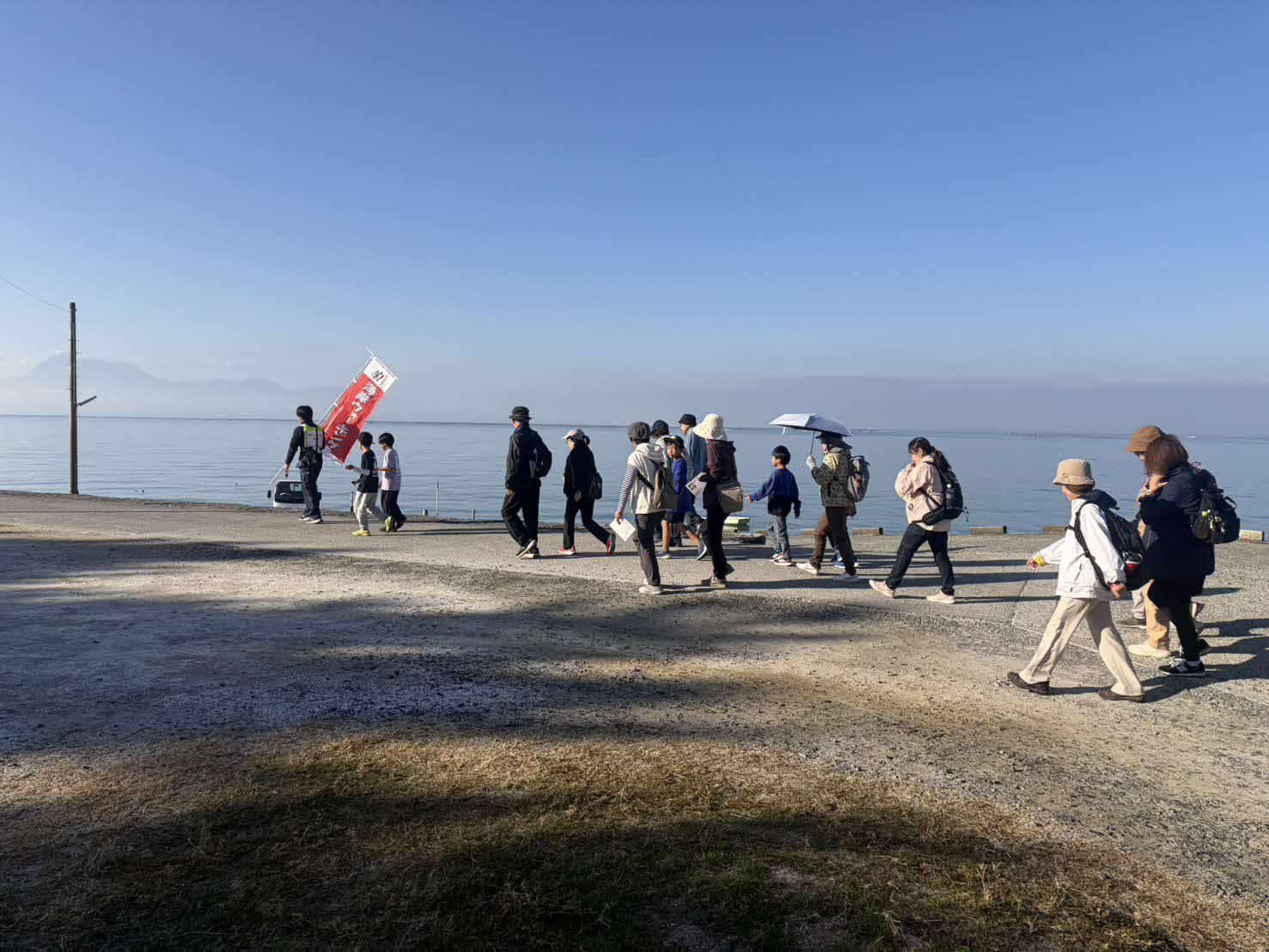 歩いている様子