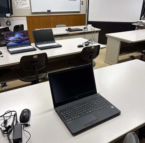 メディア_パソコン室.jpg