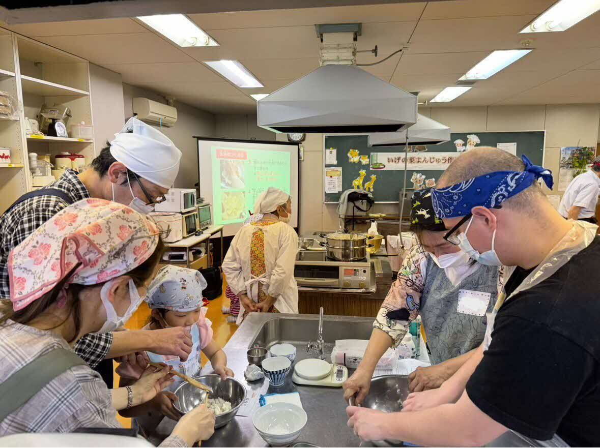 いげの葉まんじゅう作りの様子.jpg