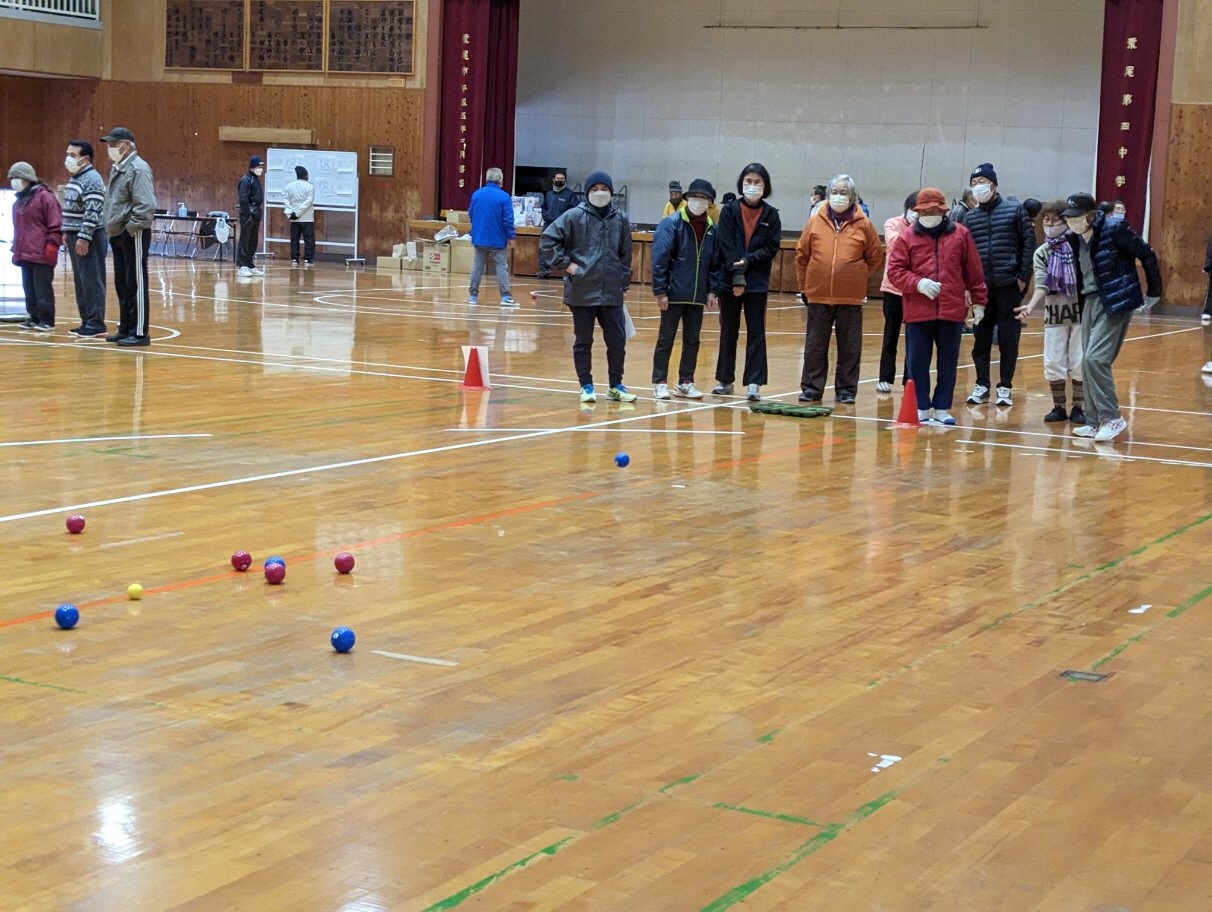 室内ペタンク1(八幡地区協議会).jpg