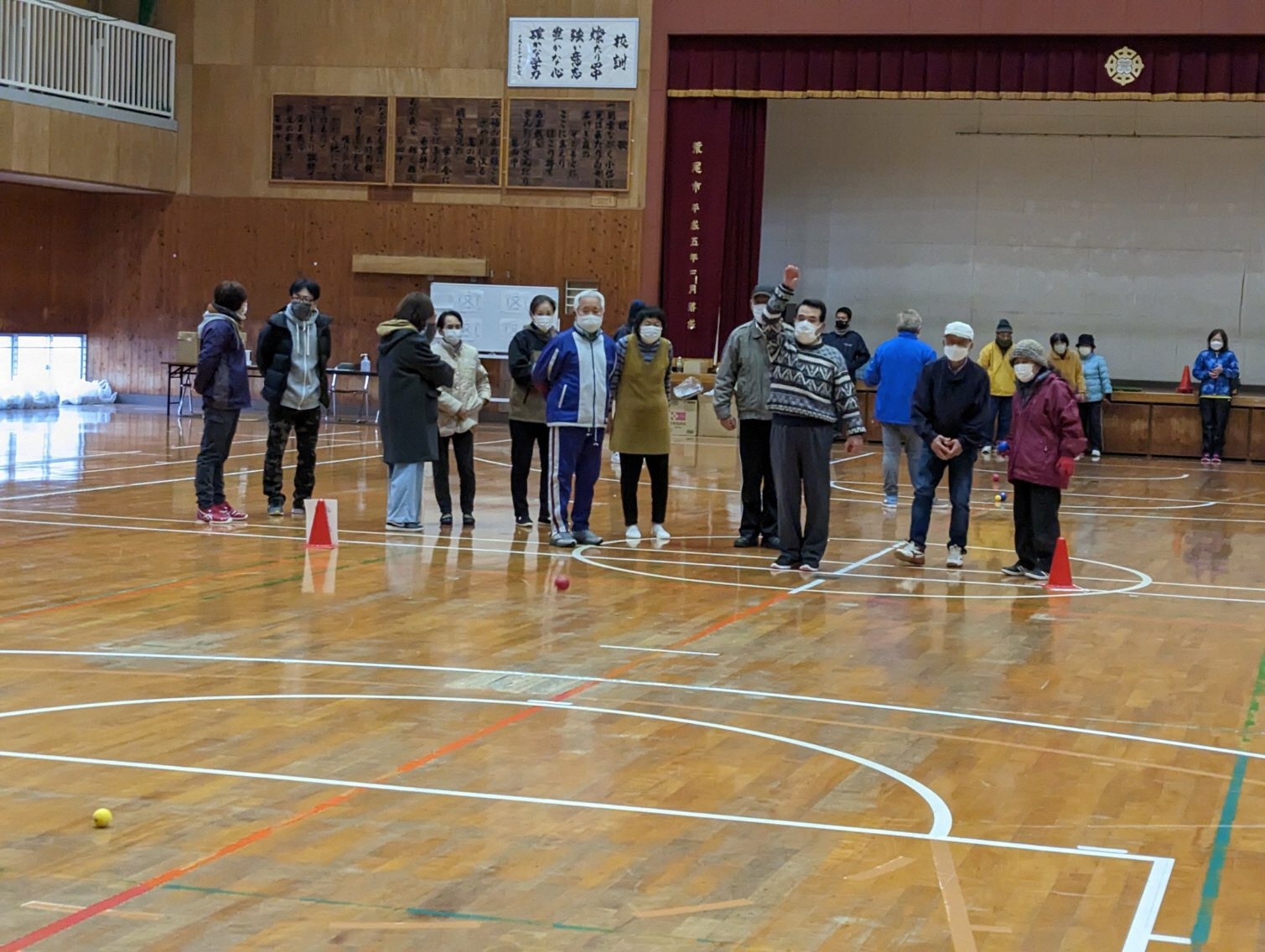 室内ペタンク2(八幡地区協議会).jpg