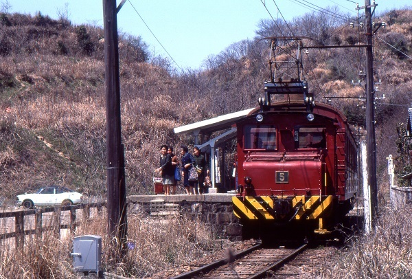 9_春うららの宮内駅.jpg