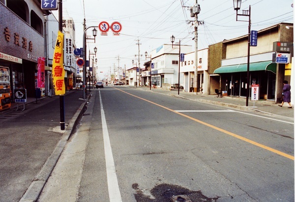 15_駅前踏切から大島方面(平4頃).jpg