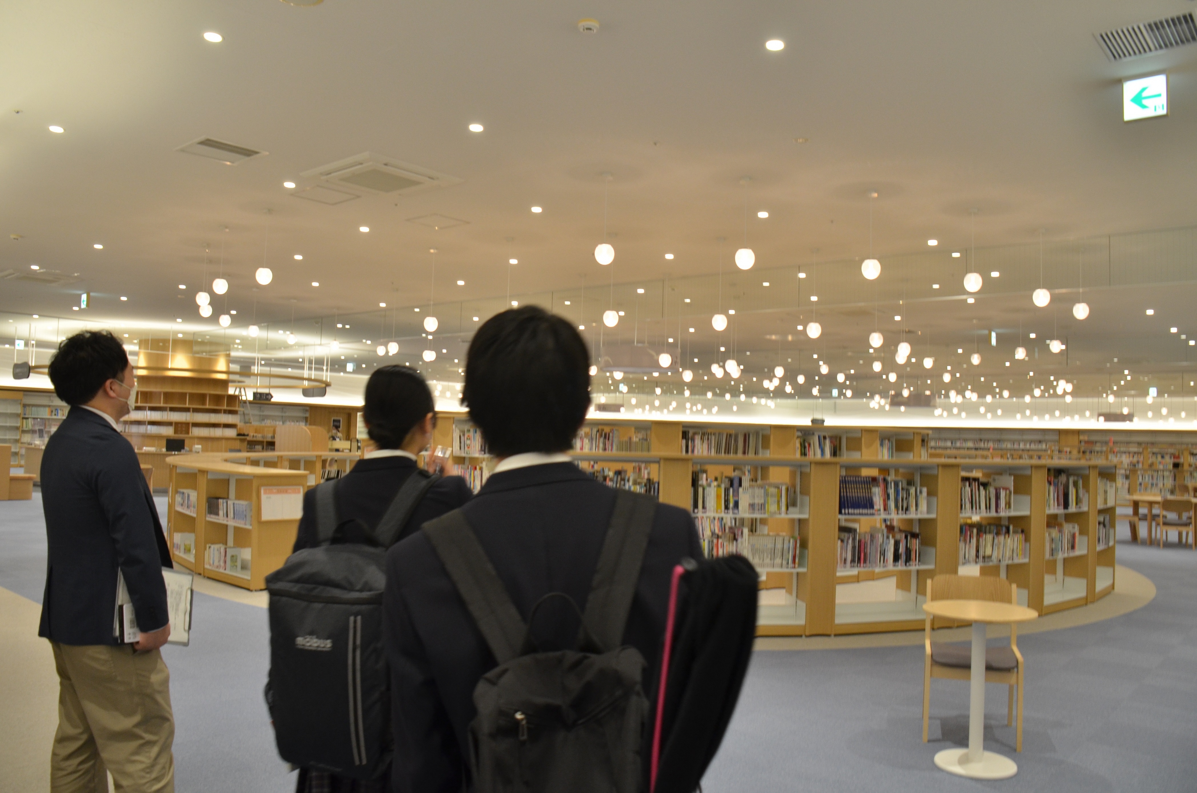 荒尾市立図書館2.JPG