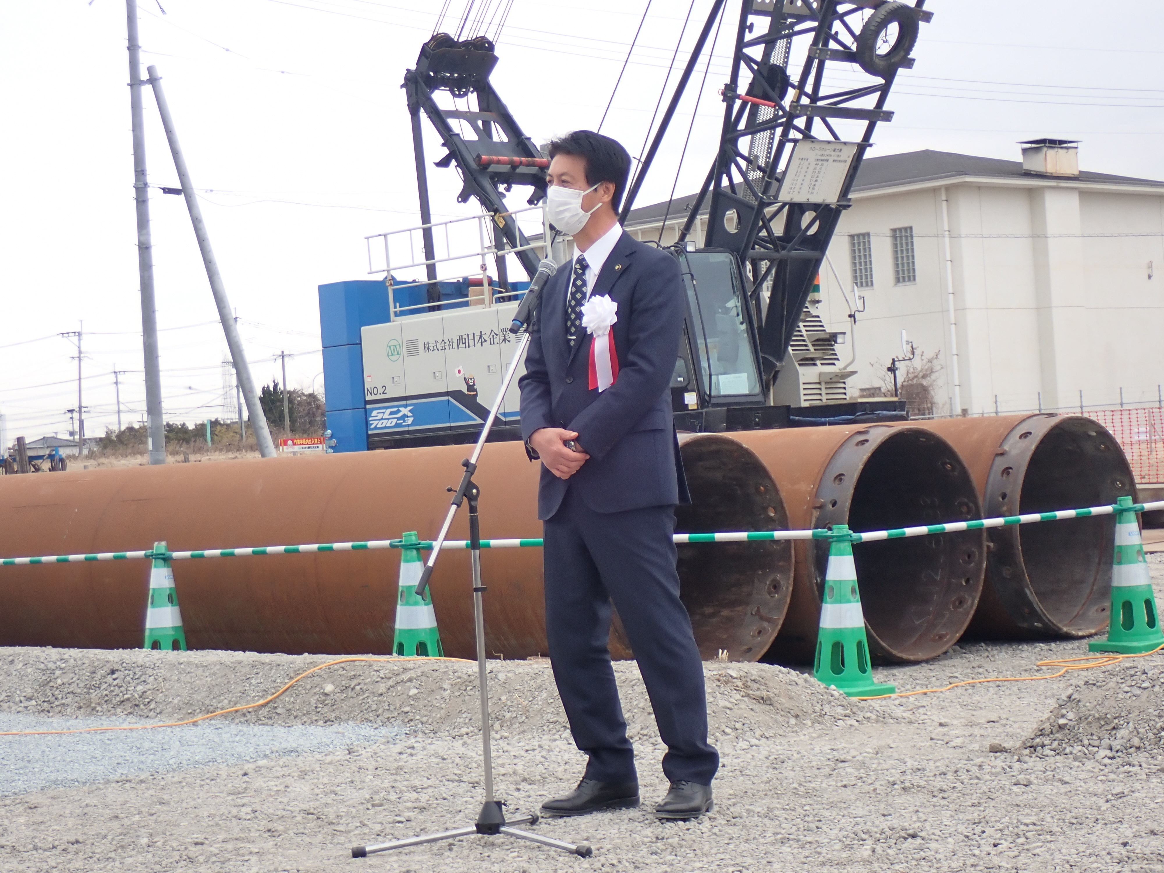 着工式で謝辞を述べる浅田市長