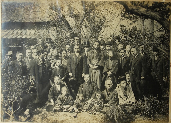 【HP掲載用】孫文宮崎生家集合(1913年来荒).jpg