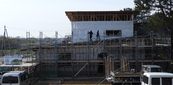 建物工事2019年3月の様子　2階部分の建設、外壁の写真