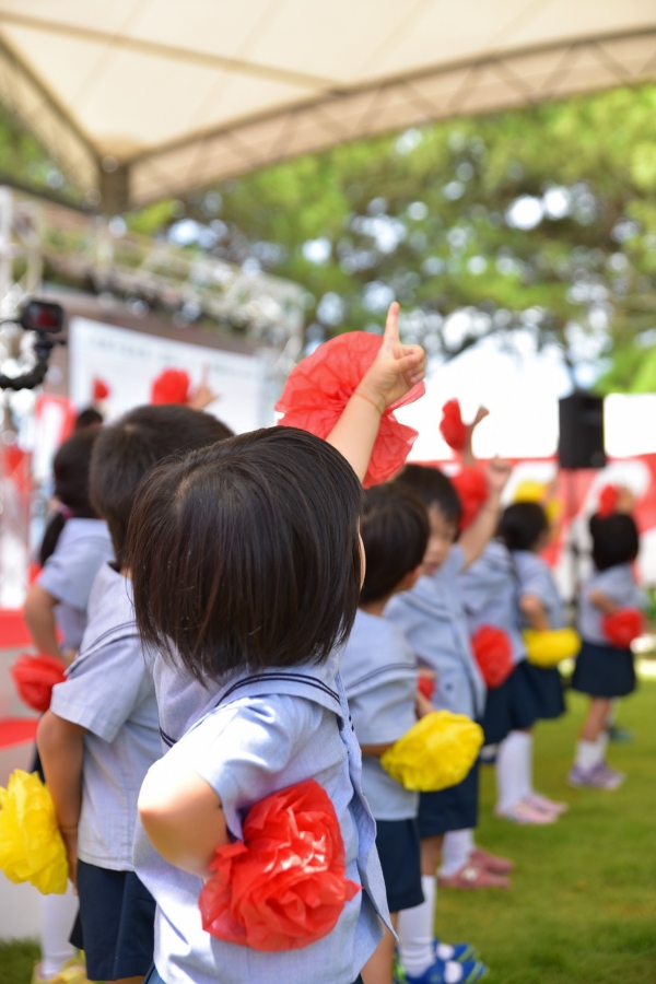 あけぼの幼稚園園児のダンスの写真