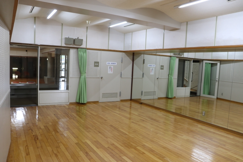 練習室2(部屋の面積42平方メートル)の写真