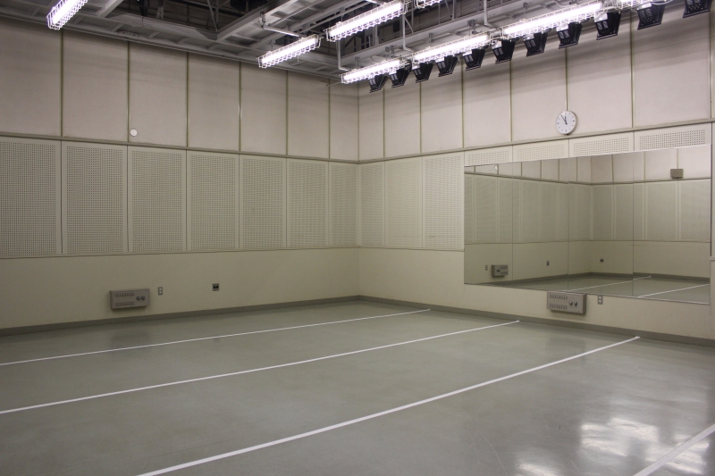 練習室3(部屋の面積73平方メートル)の写真