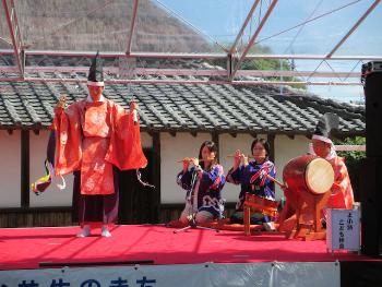 画像ファイル：「写真:上小路子ども神楽」の詳細を見る